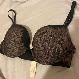 Victoria Secret Lace Shimmer Plunge Push Up Bra